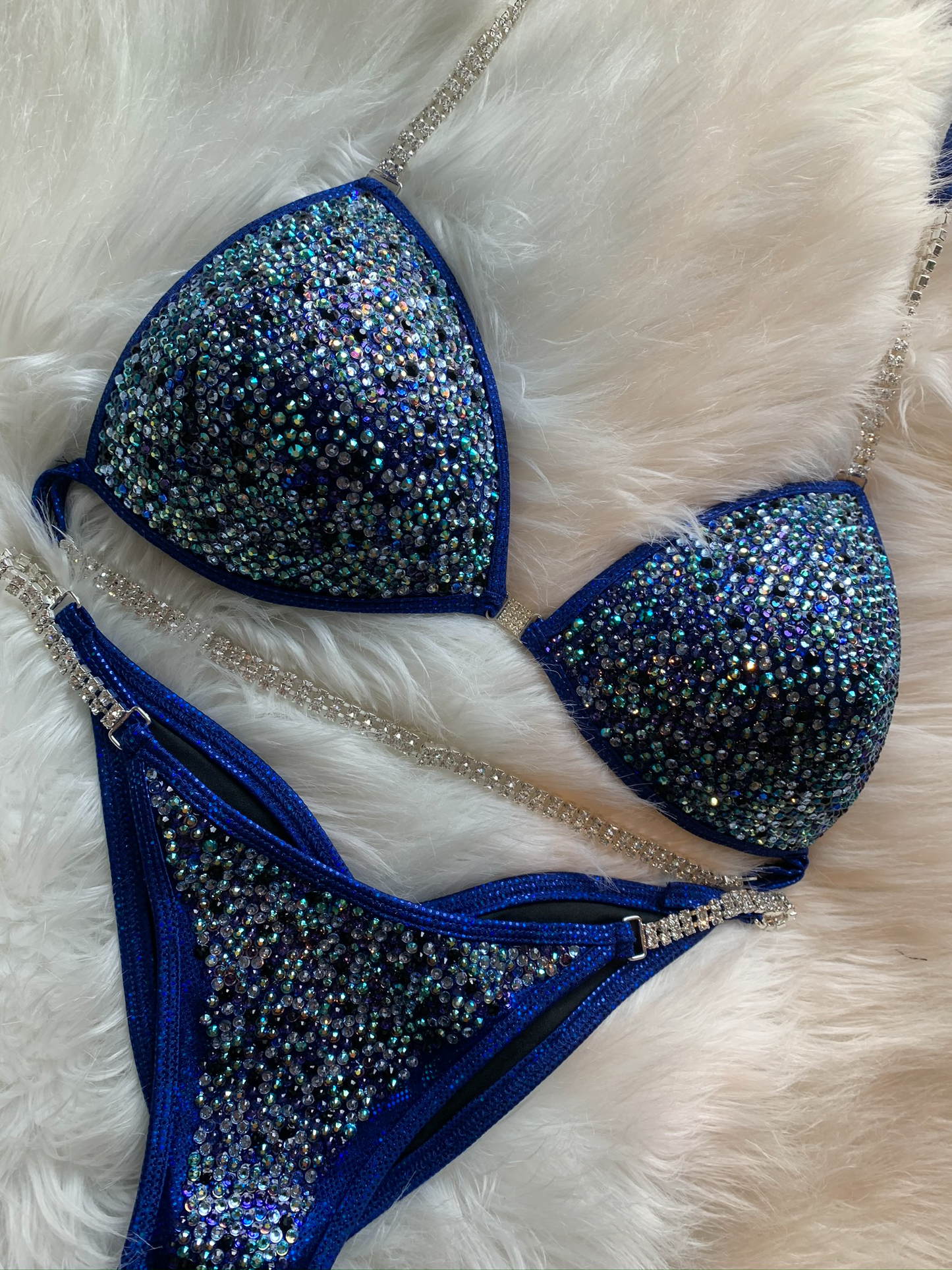 Molded Triangle Cups